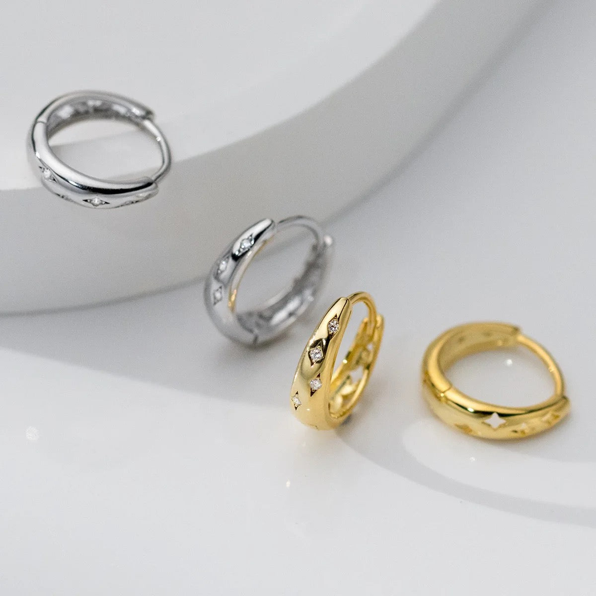 Mini Réalt Gold Hoop