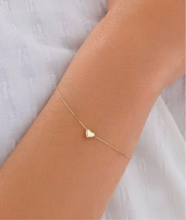 Dainty Gold Heart Bracelet