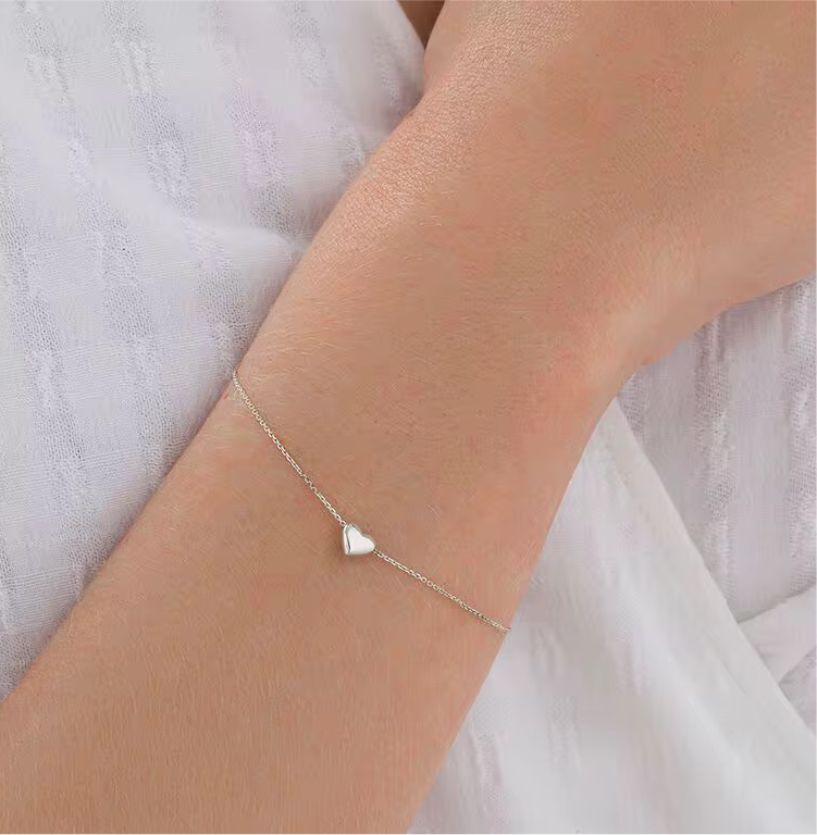 Dainty Silver Heart Bracelet