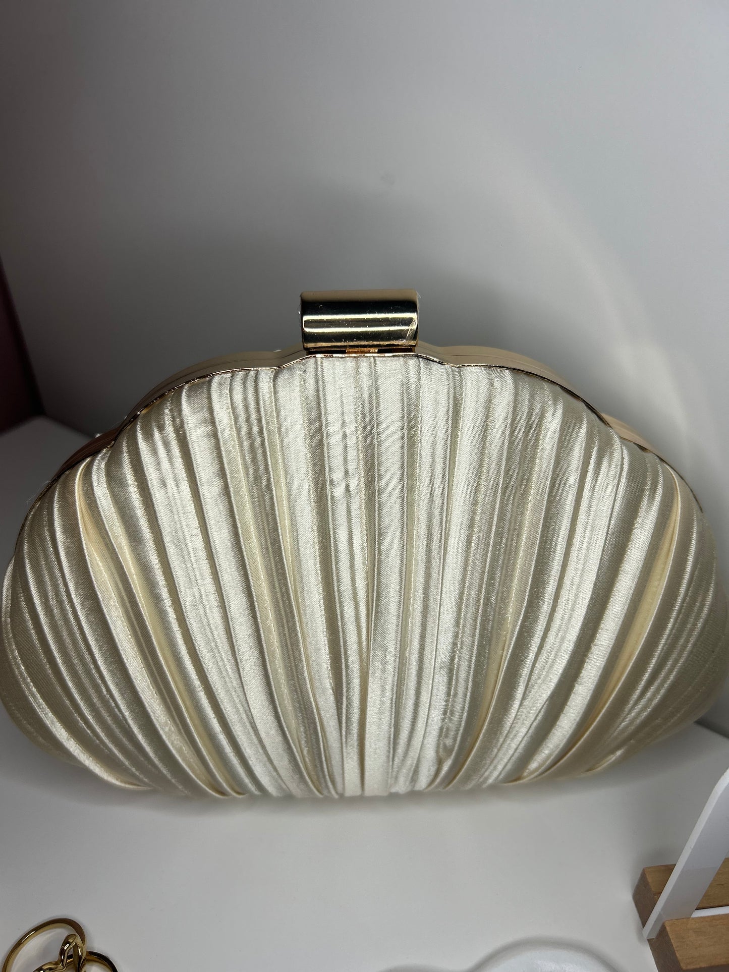 The Oceana Clutch
